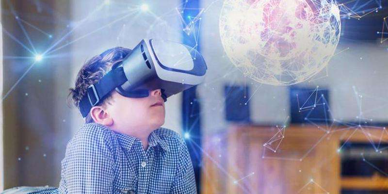 分析Facebook在虚拟现实（VR）领域的发展现状